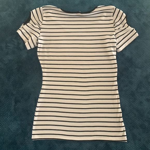 Guess Black and White Striped Cap Sleeve Fitted T-shirt Cold Shoulder Small Y2K - Picture 6 of 6